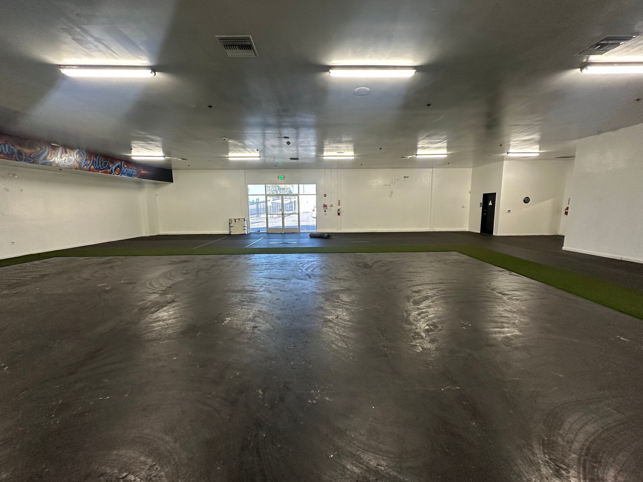 509-523 E Rosecrans Ave, Compton, CA à louer Photo intérieure- Image 1 de 12