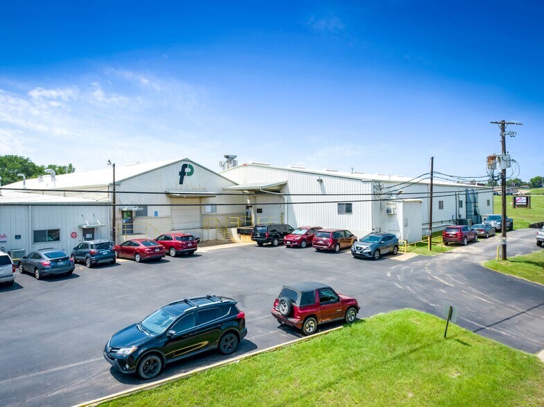 699 N Frankston Hwy, Frankston, TX à vendre - Photo du bâtiment - Image 3 de 4