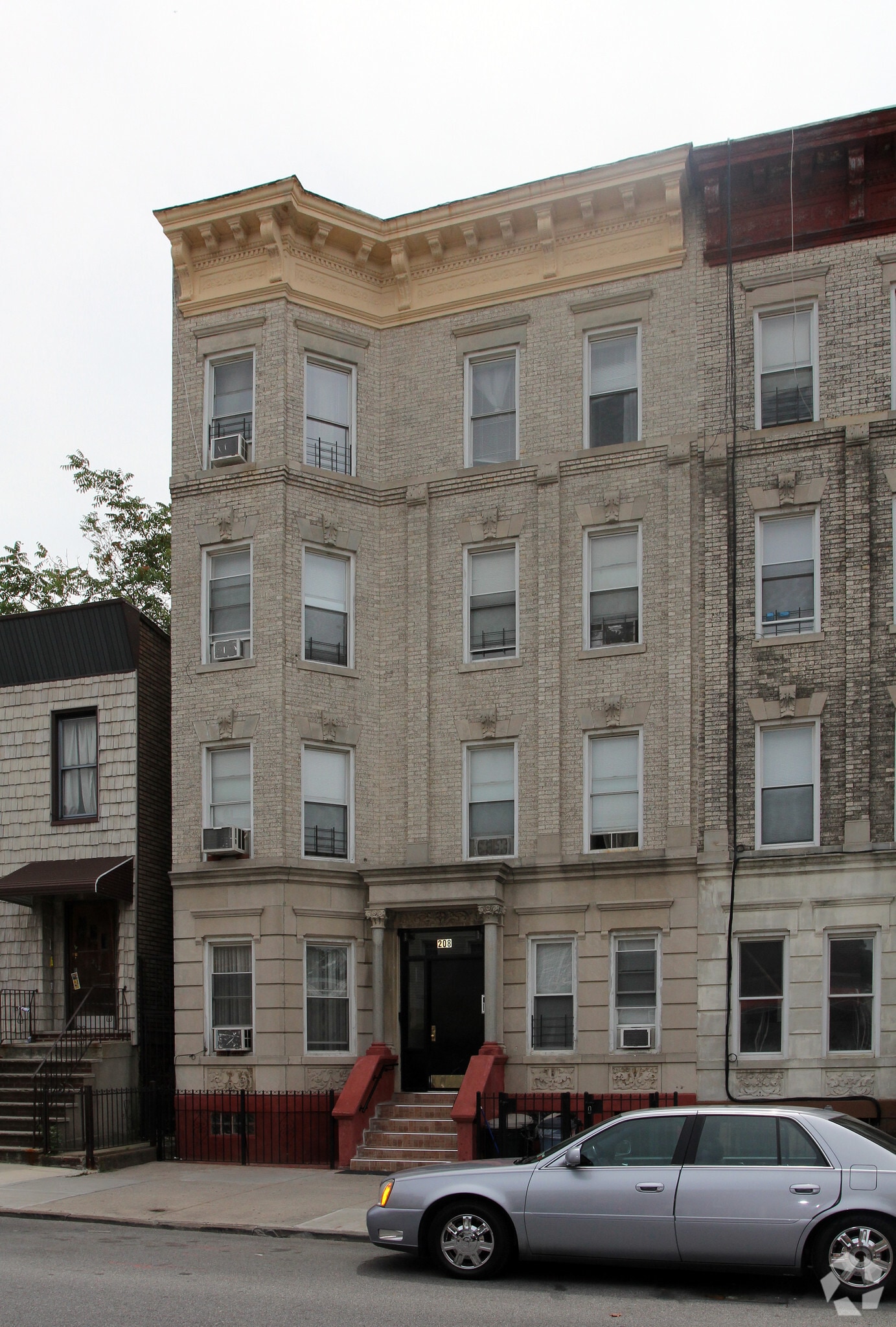 208 Sumpter St, Brooklyn, NY for sale Primary Photo- Image 1 of 6