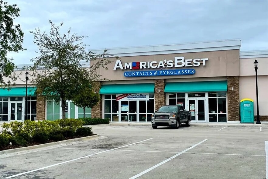 2670 W Broward Blvd, Fort Lauderdale, FL for lease - Building Photo - Image 3 of 7