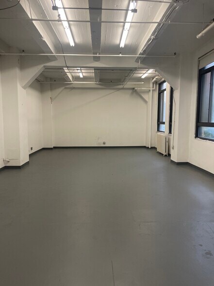 344 W 38th St, New York, NY for lease - Interior Photo - Image 3 of 5