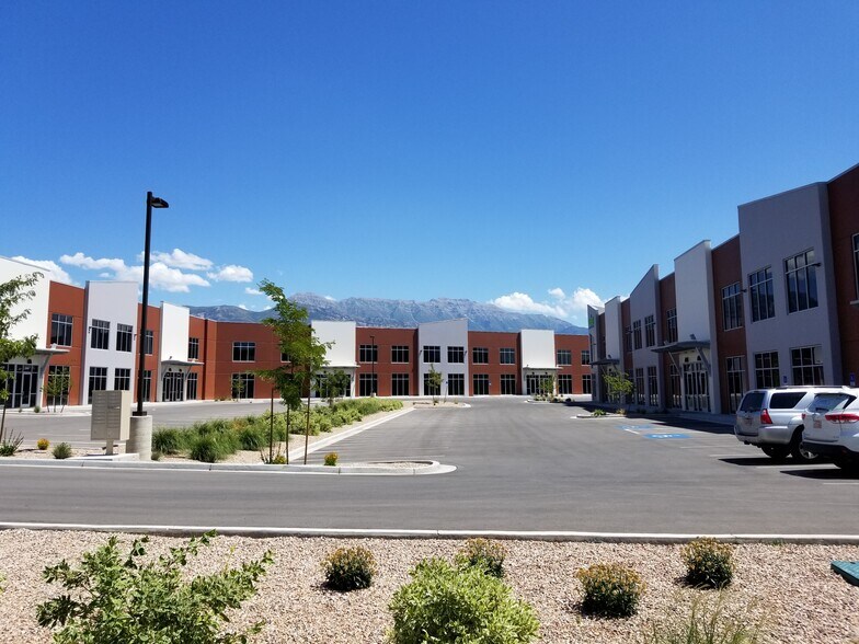 305 S 850 E, Lehi, UT à louer - Photo du bâtiment - Image 2 de 13