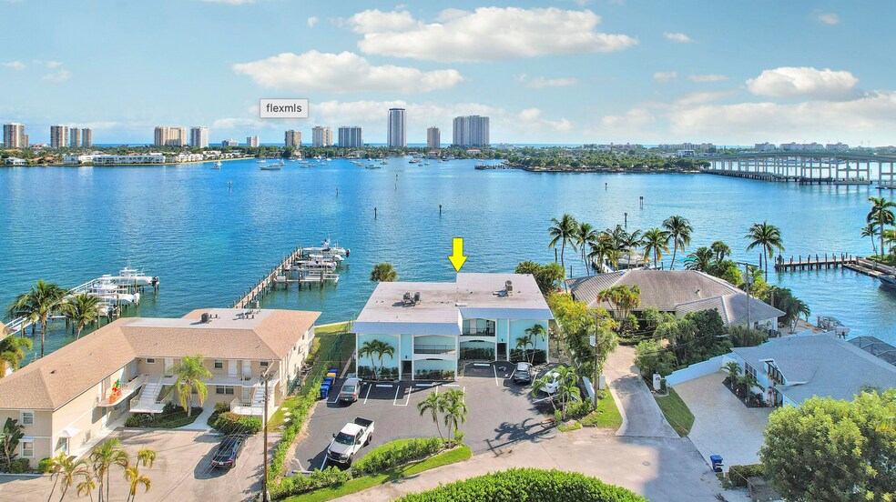 360 Wilma Cir, Riviera Beach, FL à vendre - Photo du bâtiment - Image 2 de 16