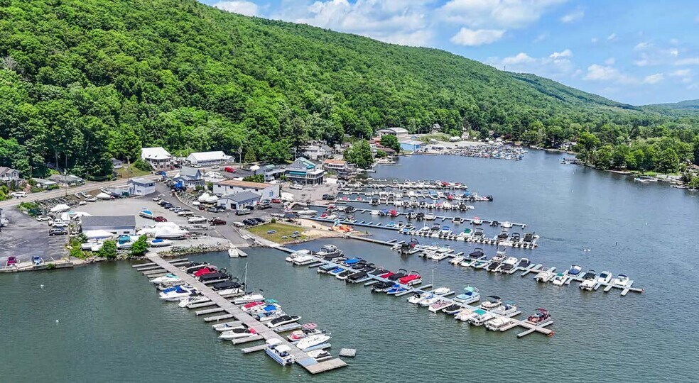 622 Jersey Ave, Greenwood Lake, NY à vendre - Photo du bâtiment - Image 2 de 5