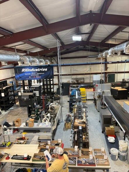 16 Finch St, Hilton Head, SC for lease - Building Photo - Image 3 of 13