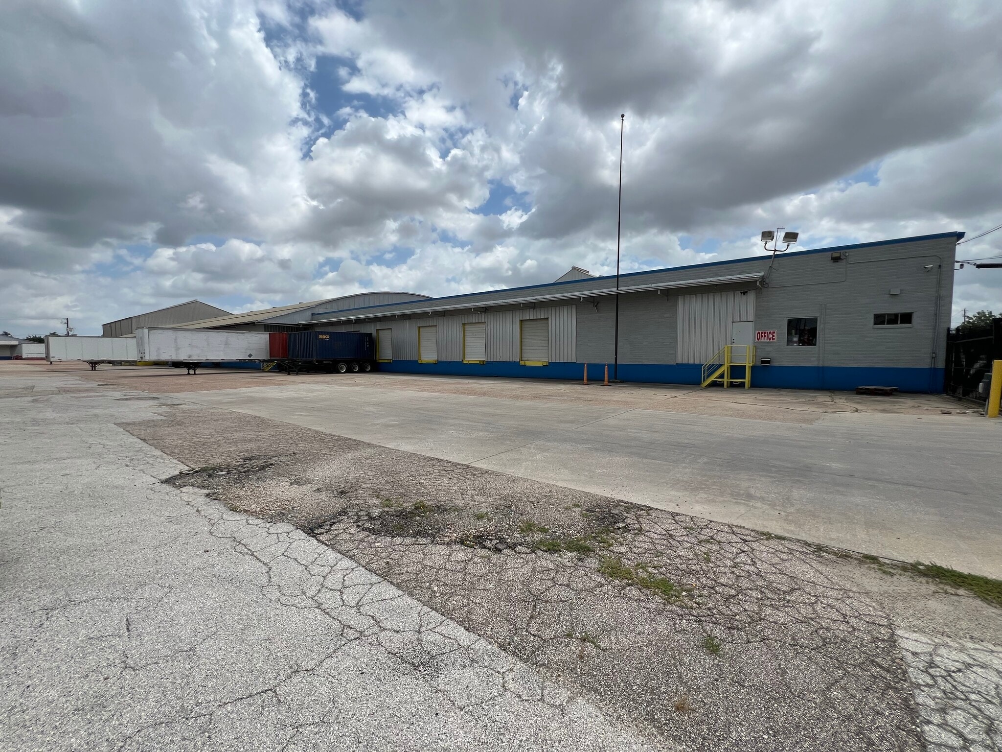 1120 Lockwood Dr, Houston, TX for lease Interior Photo- Image 1 of 8