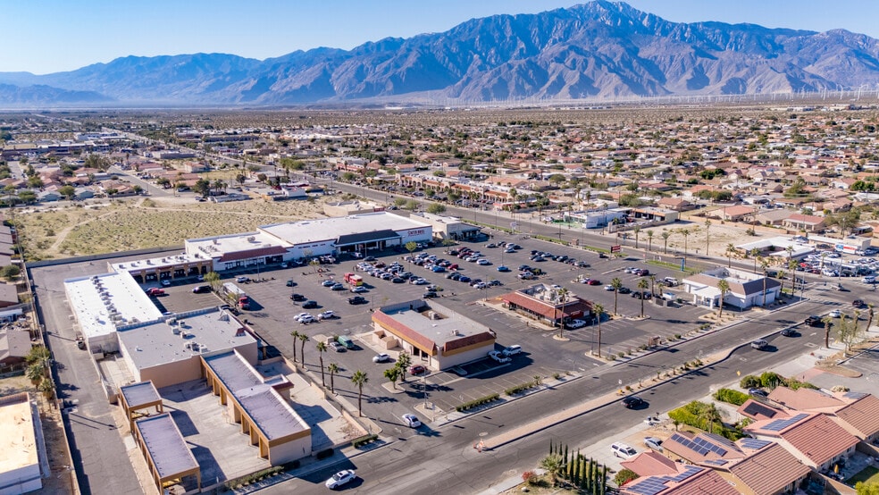 13180-13190 Palm Dr, Desert Hot Springs, CA for lease - Building Photo - Image 2 of 9