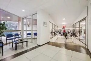 Flex in Paris for lease - Lobby - Image 2 of 18
