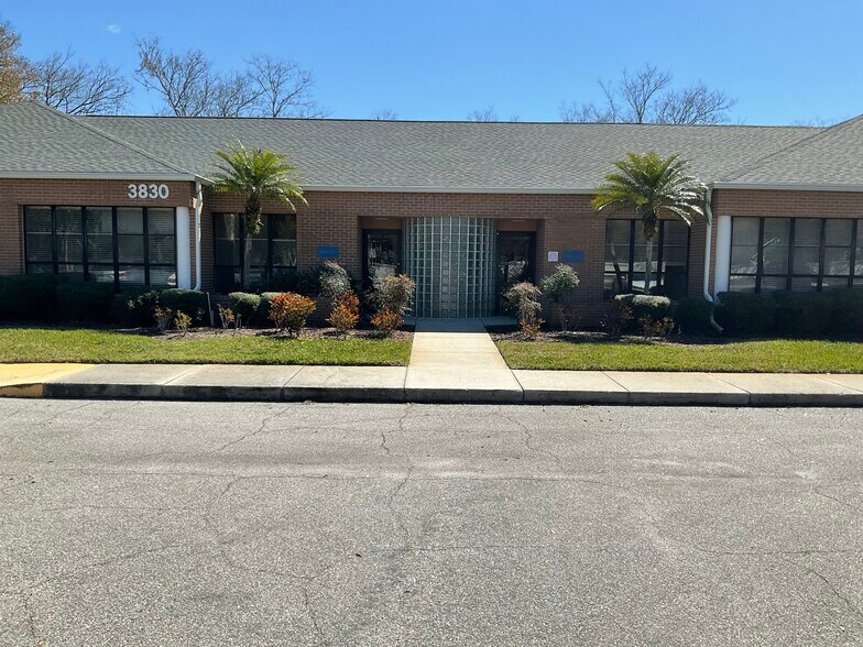 3830 Tampa Rd, Palm Harbor, FL à vendre - Photo du bâtiment - Image 1 de 30