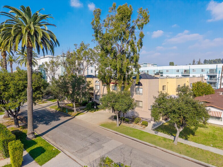 1818-1826 Vassar St, Glendale, CA à vendre - Photo du bâtiment - Image 2 de 16
