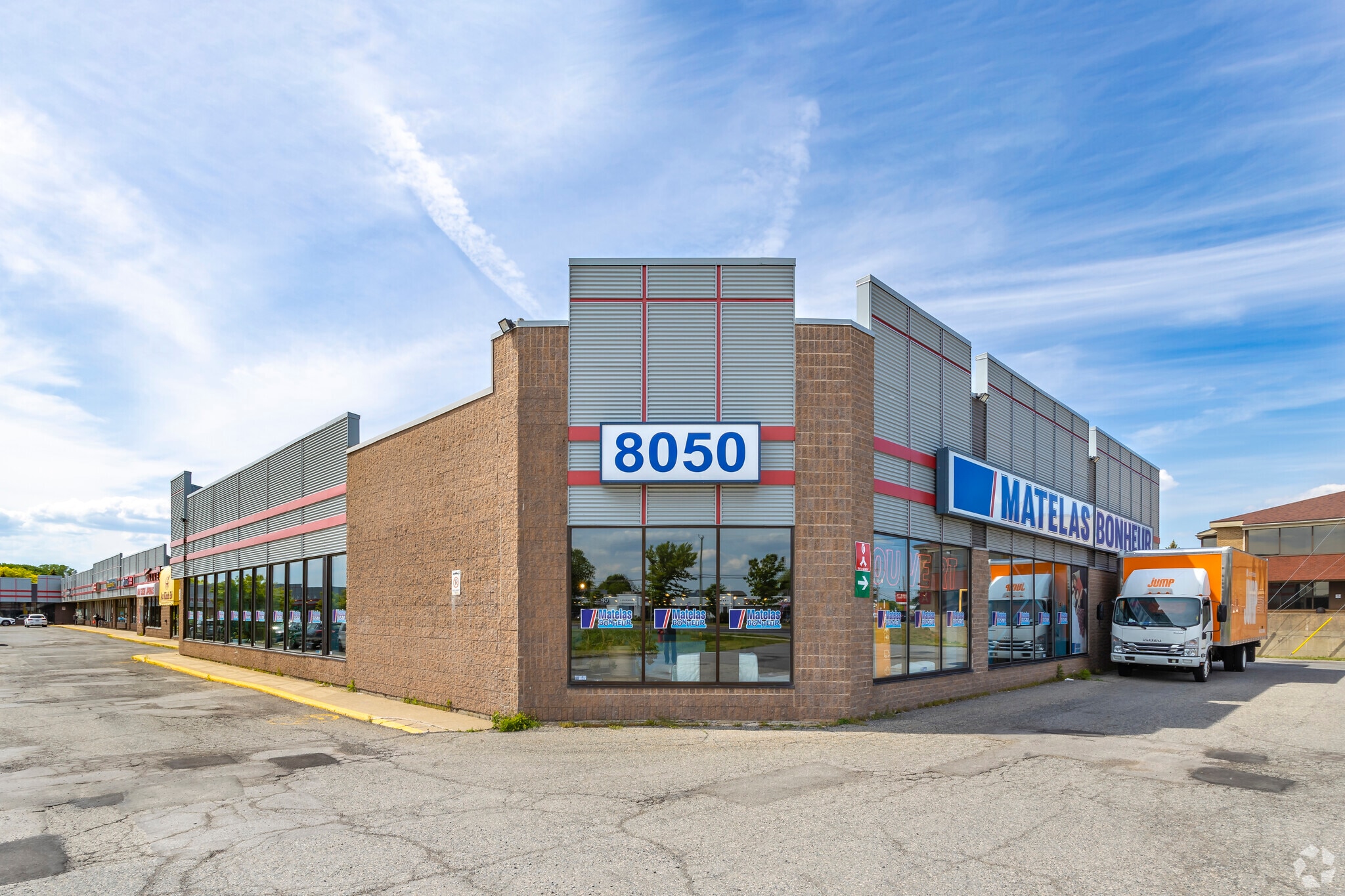 8050 Boul Taschereau, Brossard, QC for sale Primary Photo- Image 1 of 1