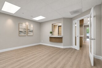 1568 Creekside Dr, Folsom, CA for lease Interior Photo- Image 2 of 2