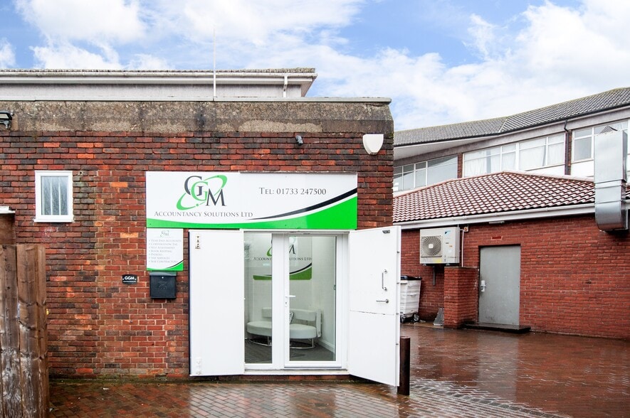 Malting Sq, Yaxley for sale - Building Photo - Image 3 of 4