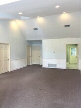 2113 Government St, Ocean Springs, MS for lease Interior Photo- Image 1 of 2