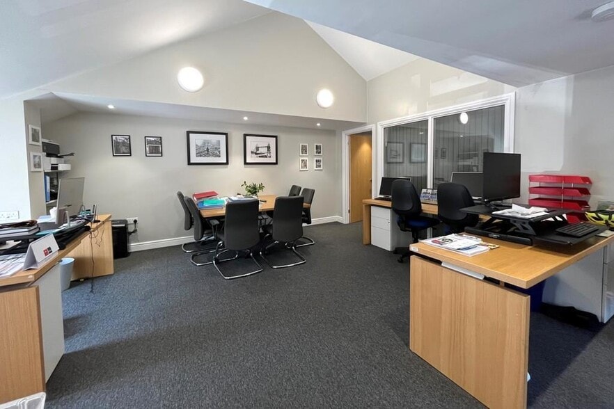 7-8A Spital Rd, Maldon à vendre - Photo du bâtiment - Image 2 de 8