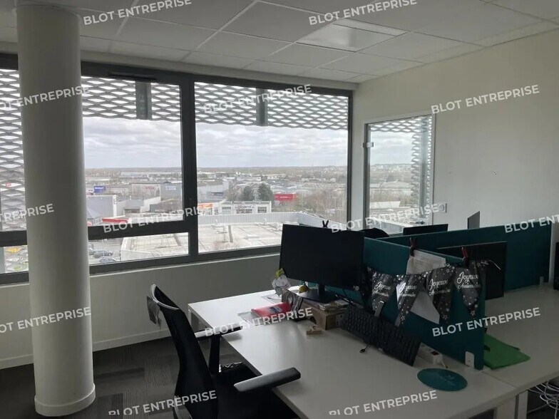 Bureau dans Rennes à louer - Photo intérieure - Image 2 de 12