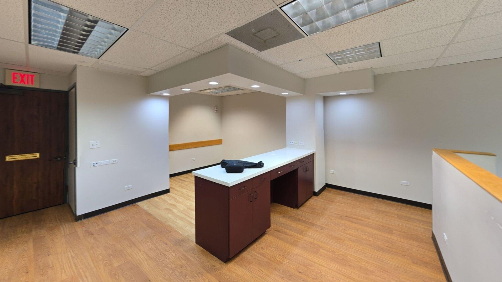 405 N Kuakini St, Honolulu, HI 96817 - Unité 610 - - Photo intérieure - Image 2 of 3