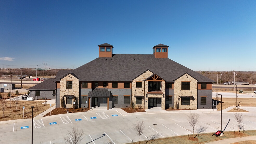 4240 28th Ave NW, Norman, OK for sale - Building Photo - Image 1 of 5