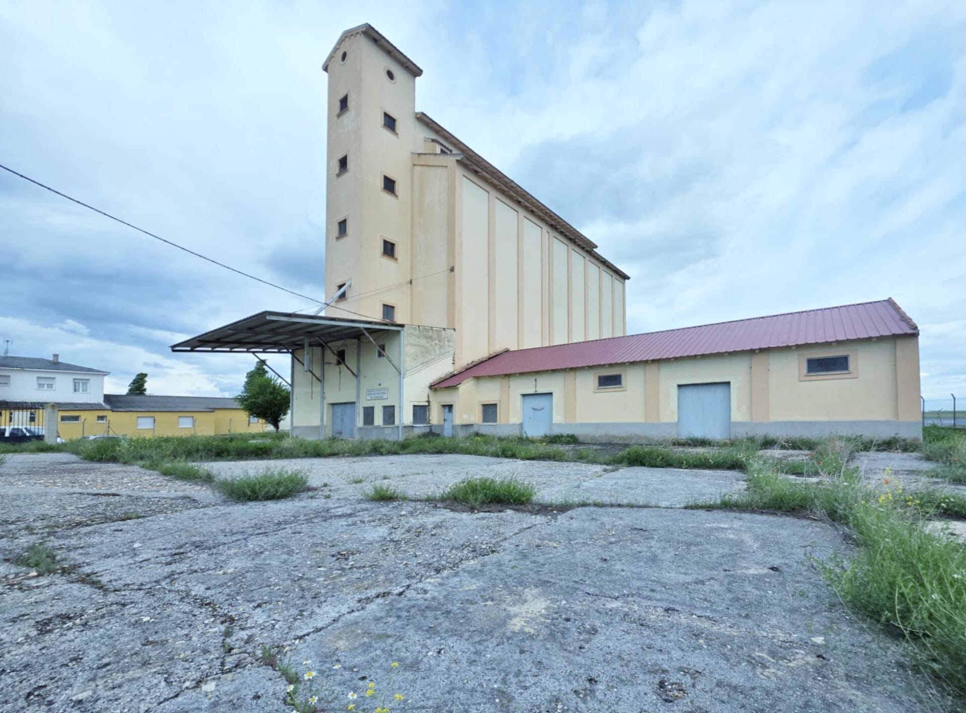 Industrial in Fontiveros, Ávila for sale Building Photo- Image 1 of 26