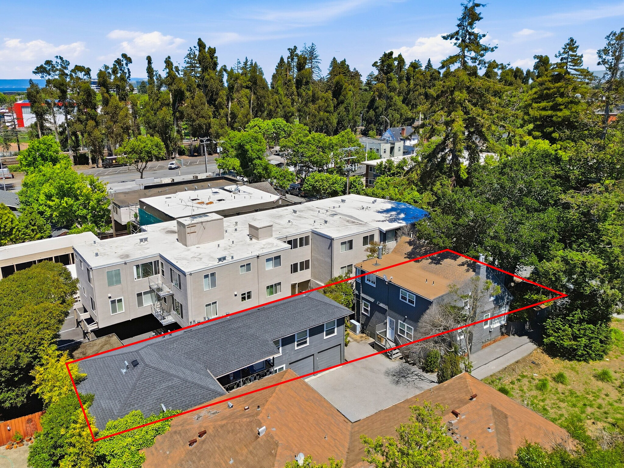 1124 Douglas Ave, Burlingame, CA à vendre Photo principale- Image 1 de 22