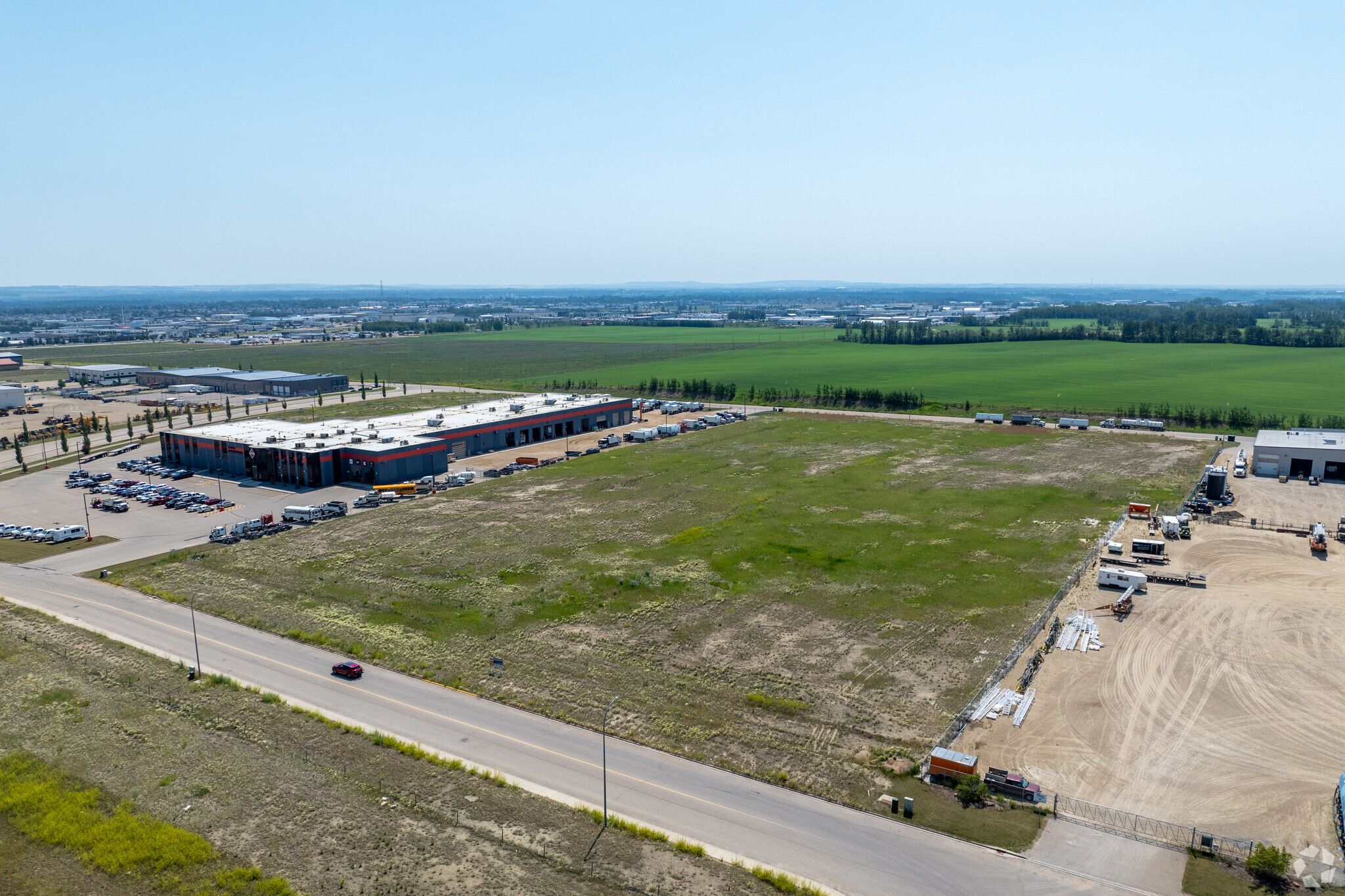 7750 79 St, Red Deer, AB for sale Primary Photo- Image 1 of 3