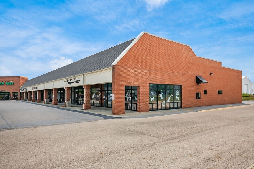 659-733 W Coshocton St, Johnstown, OH à louer - Photo du bâtiment - Image 3 de 9