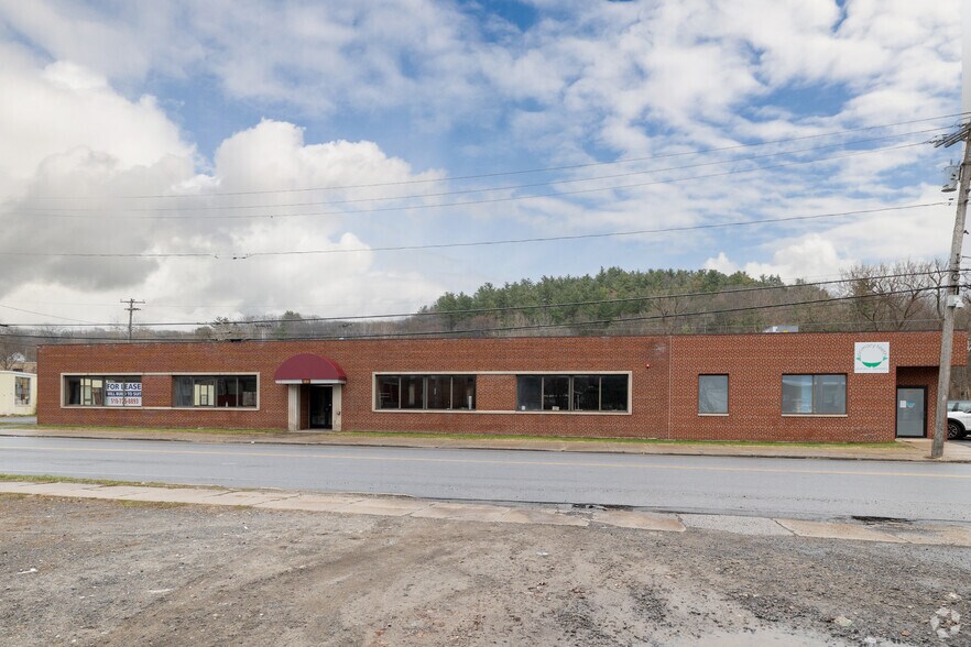 199 S Main St, Gloversville, NY for lease - Building Photo - Image 2 of 2