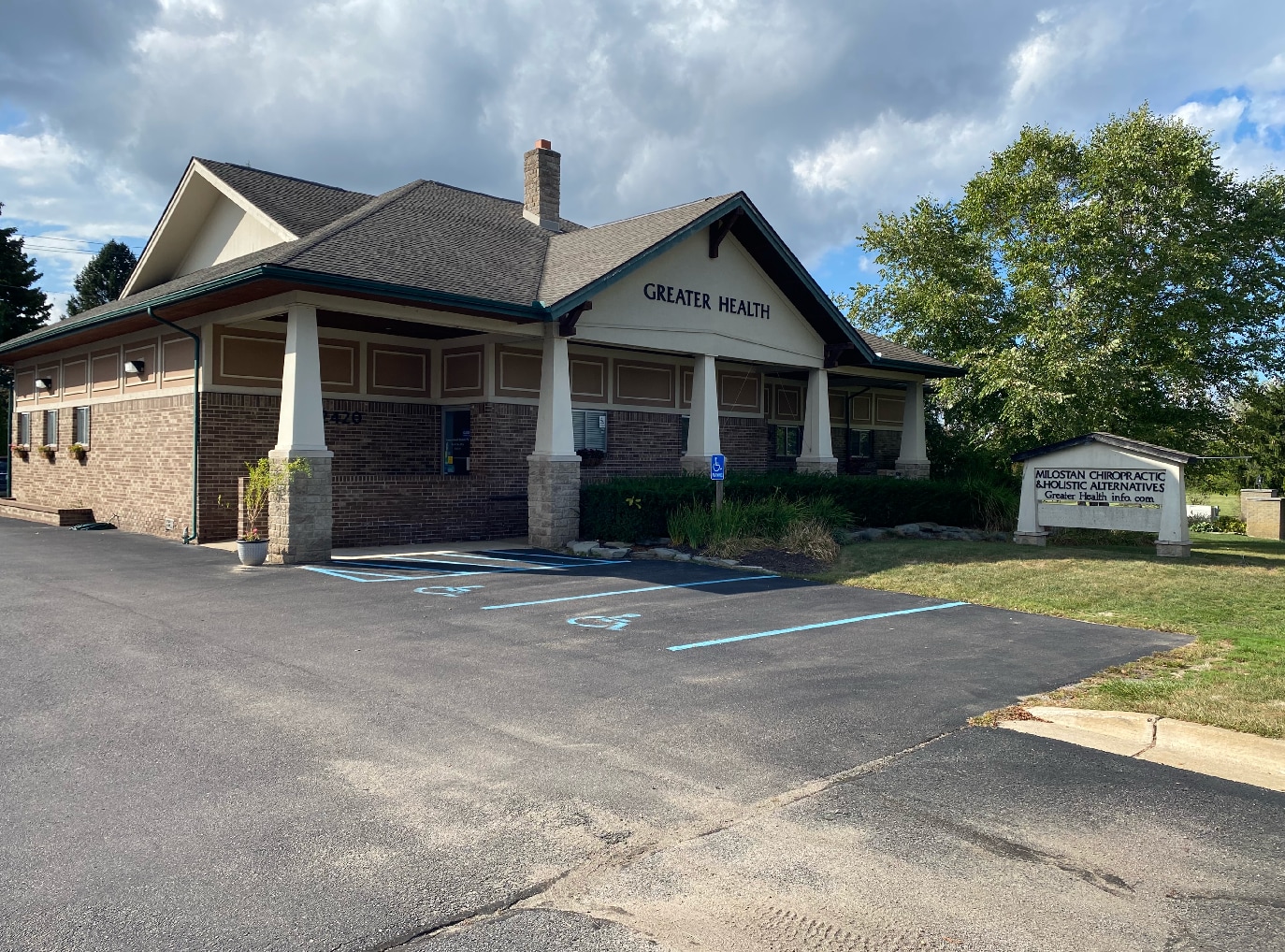 2400 Union Lake Rd, Commerce Township, MI for lease Primary Photo- Image 1 of 9