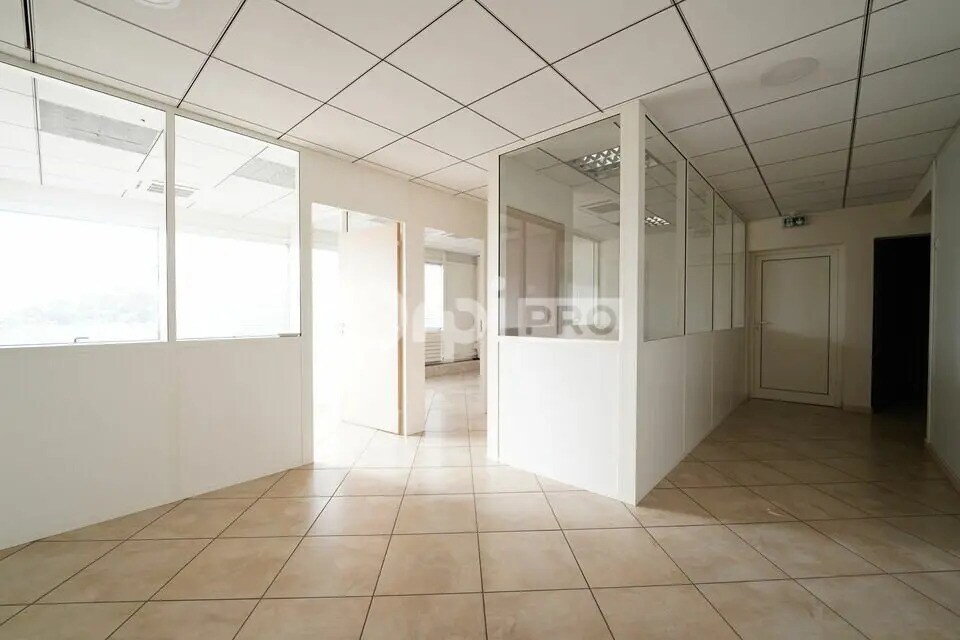 Bureau dans Taluyers à louer Photo intérieure- Image 1 de 13