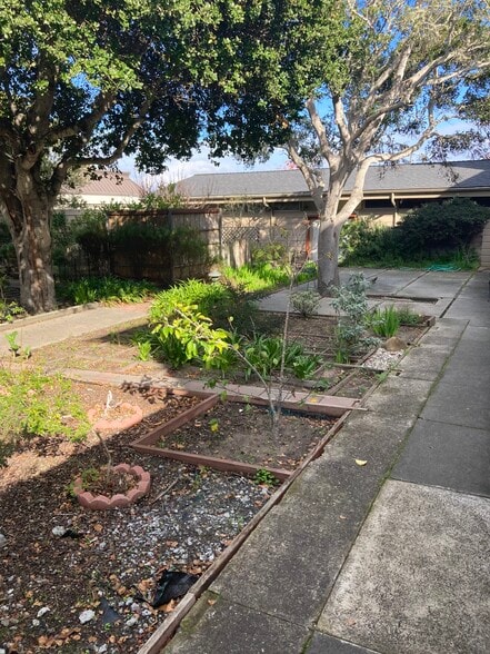 801 Lighthouse Ave, Monterey, CA for lease - Building Photo - Image 3 of 9
