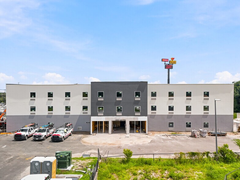 4418 Highway 46, Mims, FL à vendre - Photo du bâtiment - Image 3 de 8