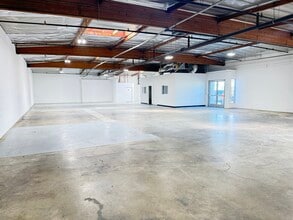 1104 Arroyo St, San Fernando, CA for lease Interior Photo- Image 2 of 9