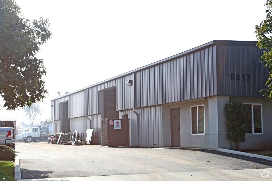 9817 W Grove Ave, Visalia, CA à louer - Photo du bâtiment - Image 2 de 4