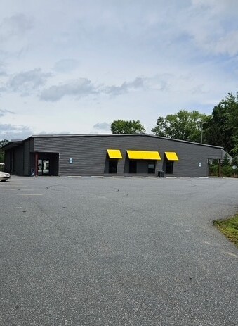 18 Sterling Pl, Mills River, NC à louer - Photo du bâtiment - Image 3 de 11