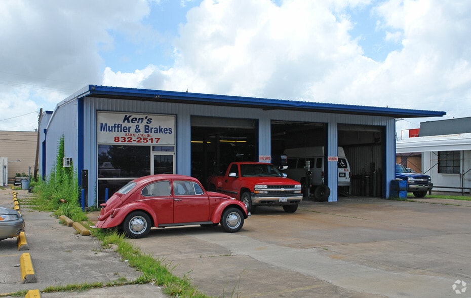 830 S 11th St, Beaumont, TX for lease - Building Photo - Image 2 of 3