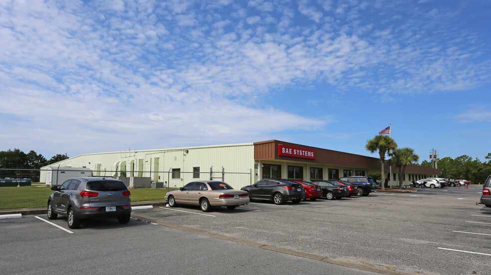 654 Anchors St NW, Fort Walton Beach, FL for sale - Building Photo - Image 1 of 1