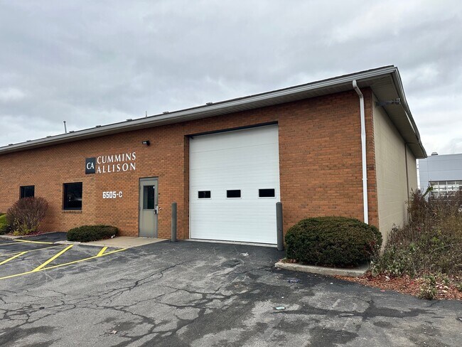 Plus de détails pour 6505 Basile Rowe, East Syracuse, NY - Local d'activités à louer