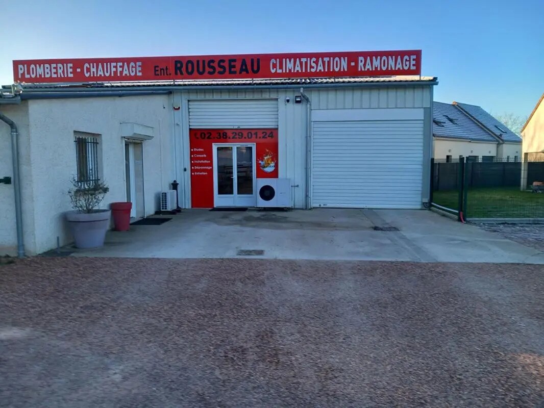 Industrial in Châteauneuf-sur-Loire for sale Building Photo- Image 1 of 11