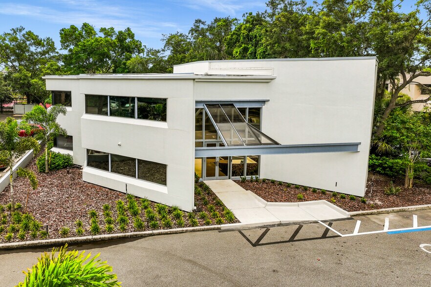 238 N Westmonte Dr, Altamonte Springs, FL à louer - Photo du bâtiment - Image 2 de 16