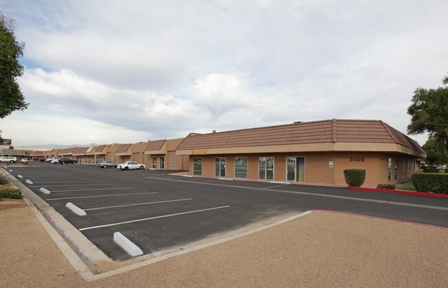 Plus de détails pour 3400 W Desert Inn Rd, Las Vegas, NV - Local d'activités, Industriel à louer