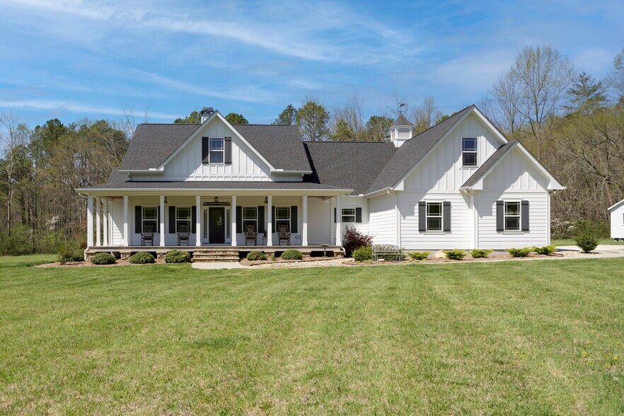 2815 Plottown Rd, Young Harris, GA à vendre - Photo du bâtiment - Image 2 de 18