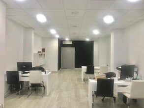 Retail in Vilanova i la Geltrú, Barcelona for lease Interior Photo- Image 2 of 5