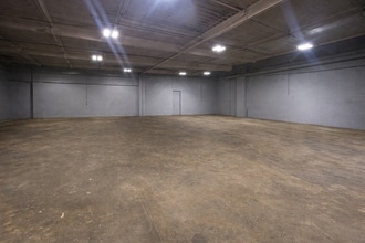 32-36 Greenpoint Ave, Long Island City, NY for lease Interior Photo- Image 1 of 6