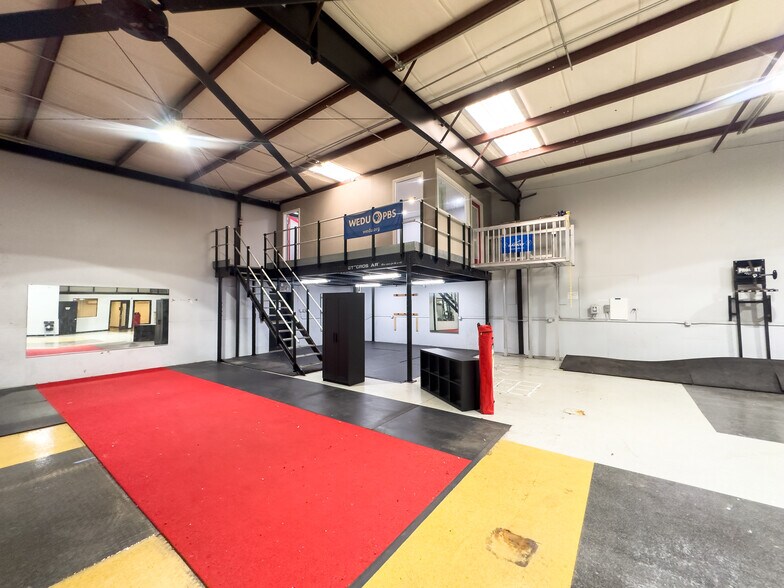 2315 E 3rd Ave, Tampa, FL à louer - Photo du bâtiment - Image 3 de 9