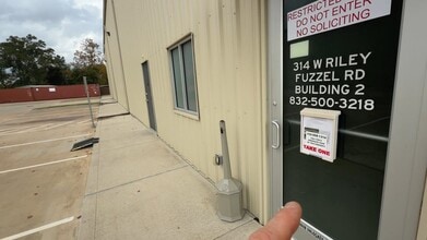 314 W Riley Fuzzel Rd, Spring, TX à louer - Vidéo sur l’inscription commerciale