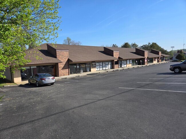 Plus de détails pour 1701 Euclid Ave, Bristol, VA - Commerce de détail à louer