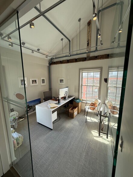 26-28 Church Ln, Westport, CT à louer - Photo intérieure - Image 3 de 12