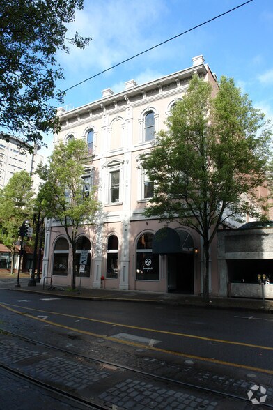 101 SW Yamhill Street, Portland, OR à louer - Photo du bâtiment - Image 3 de 12