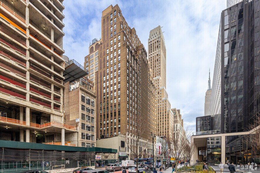 14 Penn Plaza, New York, NY à louer - Photo du bâtiment - Image 2 de 18