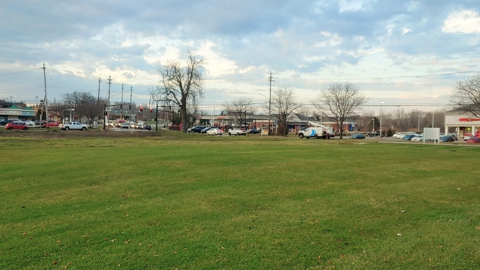 229 Center St, Chardon, OH à vendre - Photo du bâtiment - Image 2 de 7